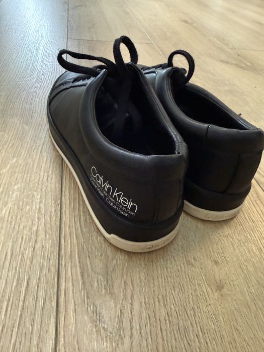 Vand adidasi calvin klein marime 40