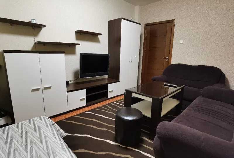 Дава се под наем Тристаен апартамент в Бургас, Възраждане - 90 кв.м за 300 € - Снимка #1