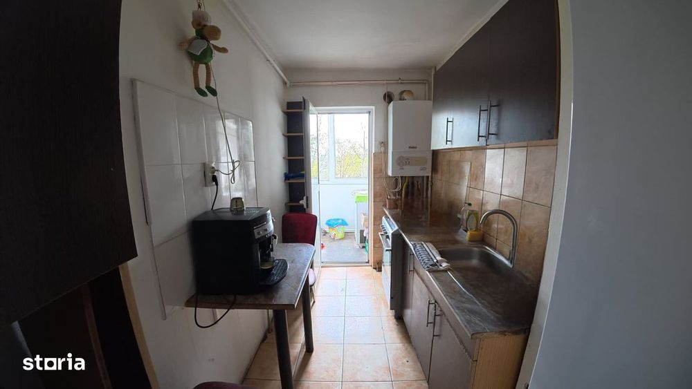 Apartament 4 cam, decomandat, et intermediar, zona Mehedinti