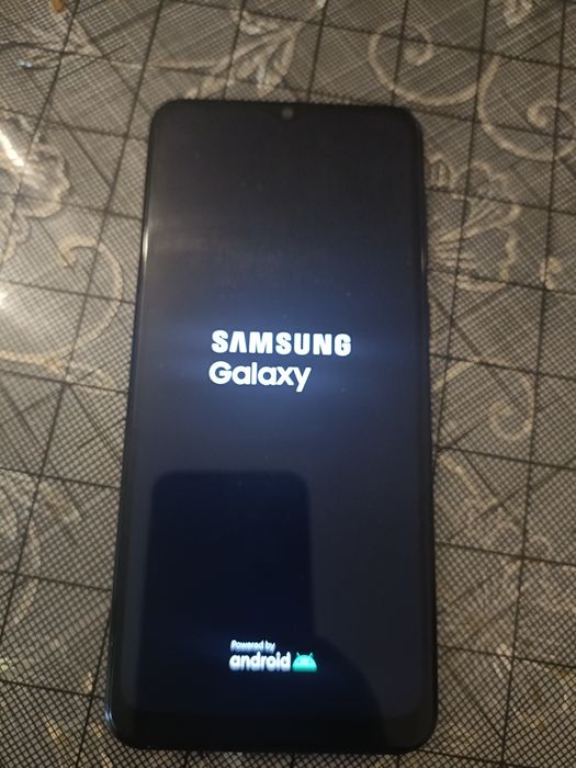 Продам сотовый телефон Самсунг А04