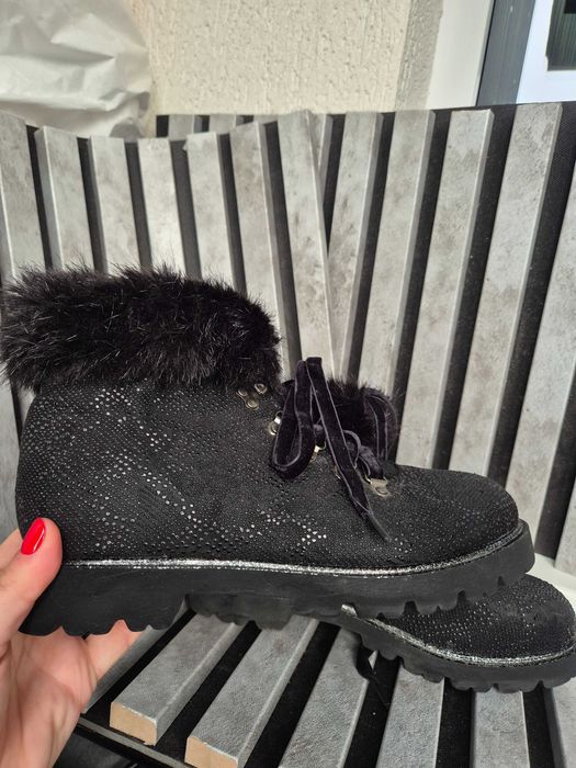 Ghete de damă ca noi