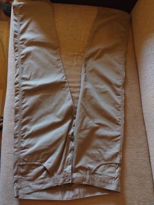Pantaloni si fesuri Carhartt
