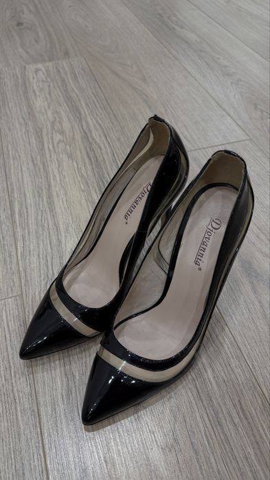 Женские туфли на каблуках