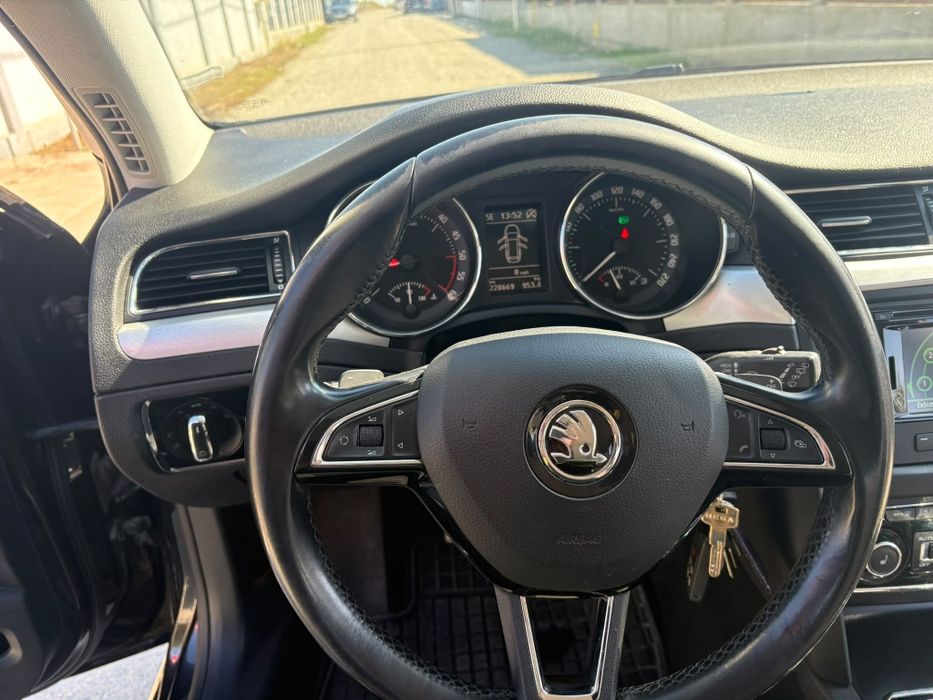 Skoda Superb Combi 2.0 TDI, 140CP, cutie automata DSG
