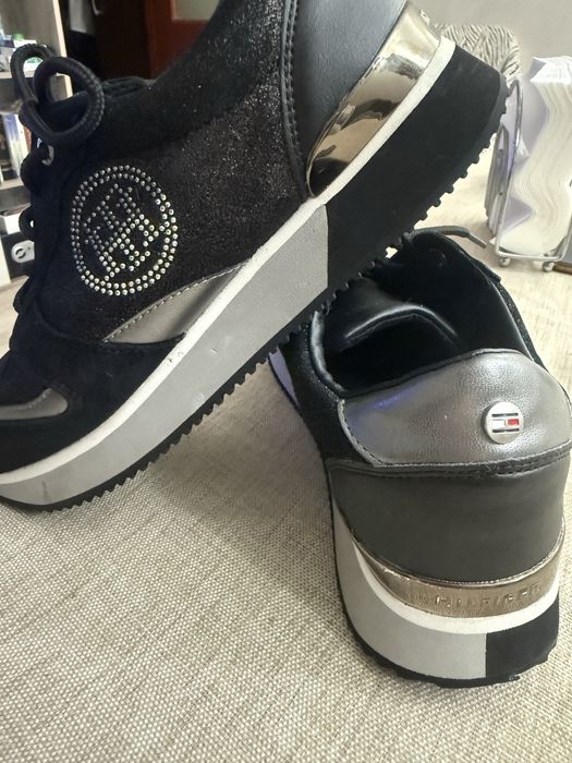 Дамски оригинални Сникърси Tommy Hilfiger