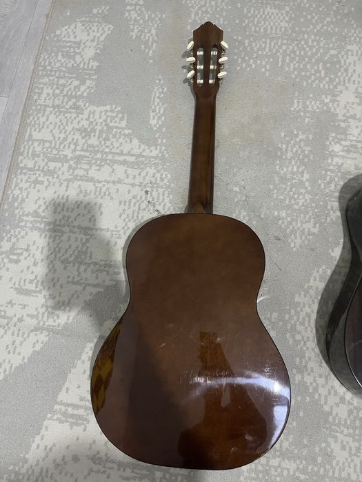 гитару  ямаха С40 и CD60 nat