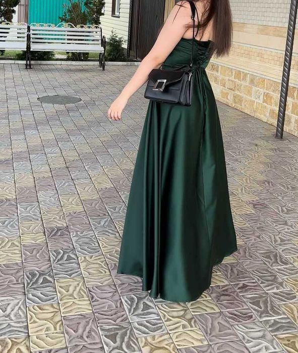 Продам нарядное платье