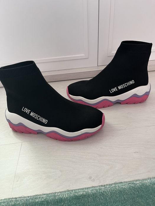 НАМАЛЕНИ!!! Дамски обувки Love Moschino