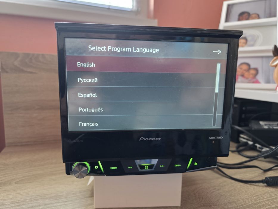 Продавам Pioneer avh-x7700bt