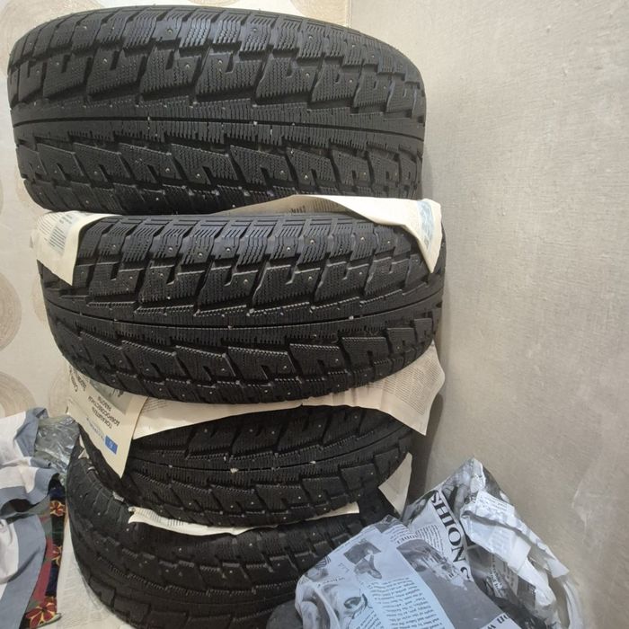 Продам шины зимние R20