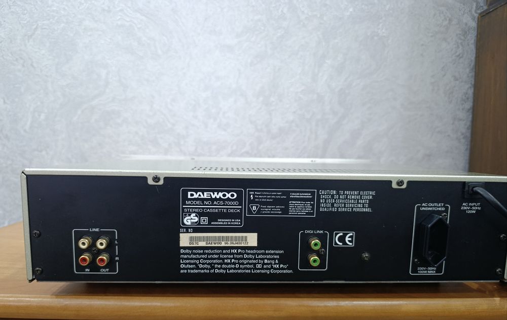 Комплект усилитель и кассетная дека Daewoo 7000 a