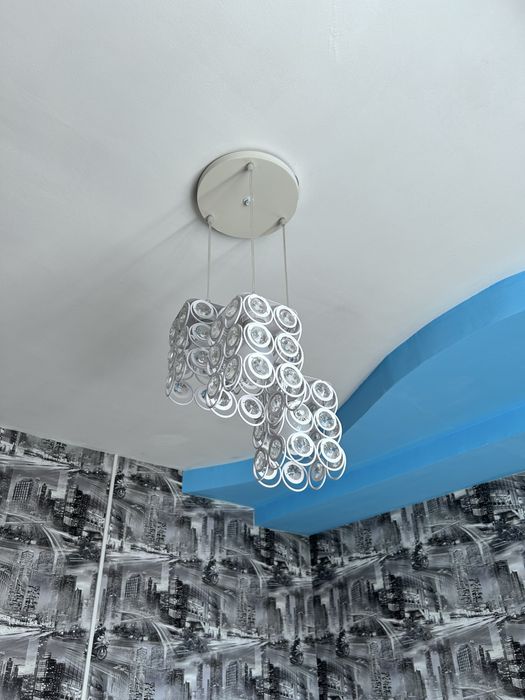 Продам люстру 5000