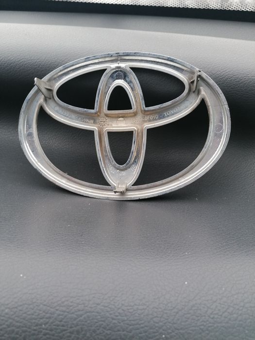 Емблема за Toyota Corolla toyota avensis