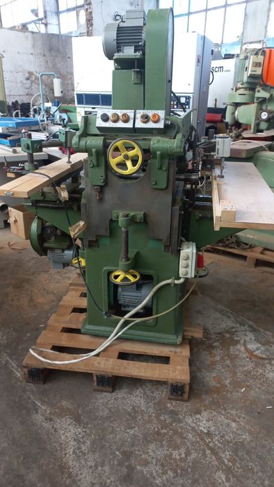 четири шпинделна  осцилираща машина -ITALY