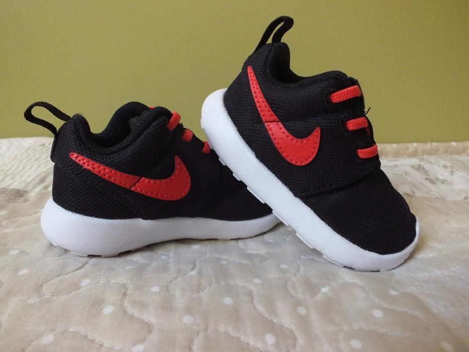 Оригинални Нови маратонки NIKE ROSHE