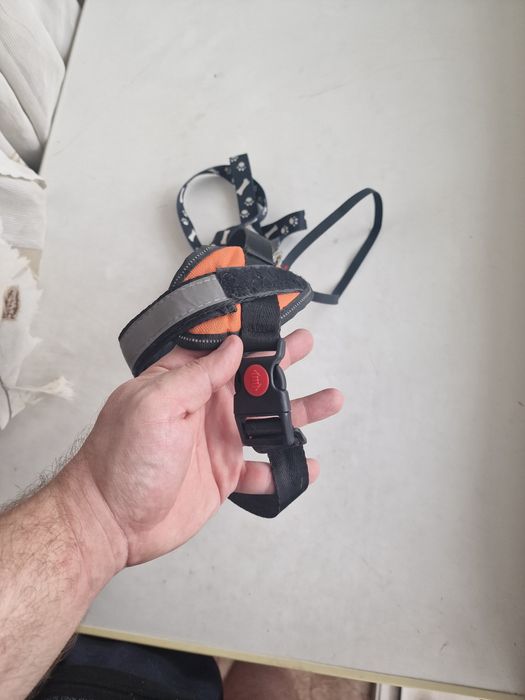 Шлейка для собак и кошек.