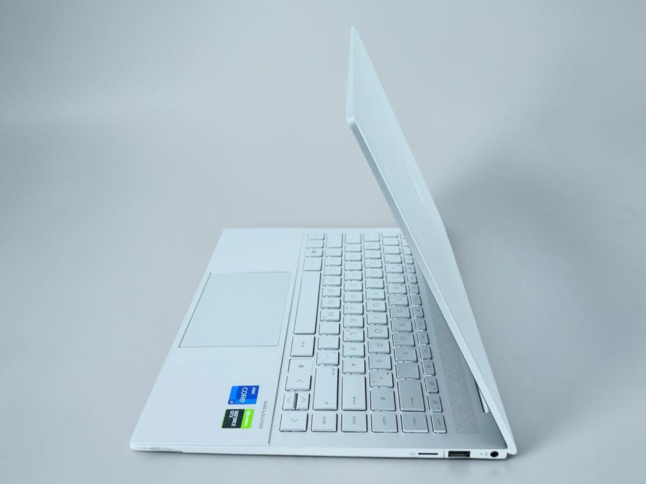 Лаптоп HP Envy 14" Full HD i7-1165G7 16GB RAM 256GB SSD GTX 1650 Ti 4GB Гаранция