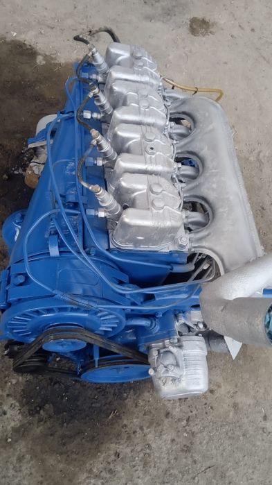 Traktor mator sotiladi