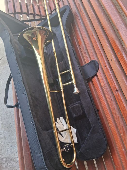 Vând tobă și trombon Clifton scărița