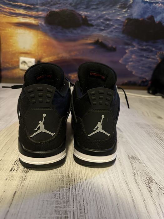 Jordan 4’ retro bred