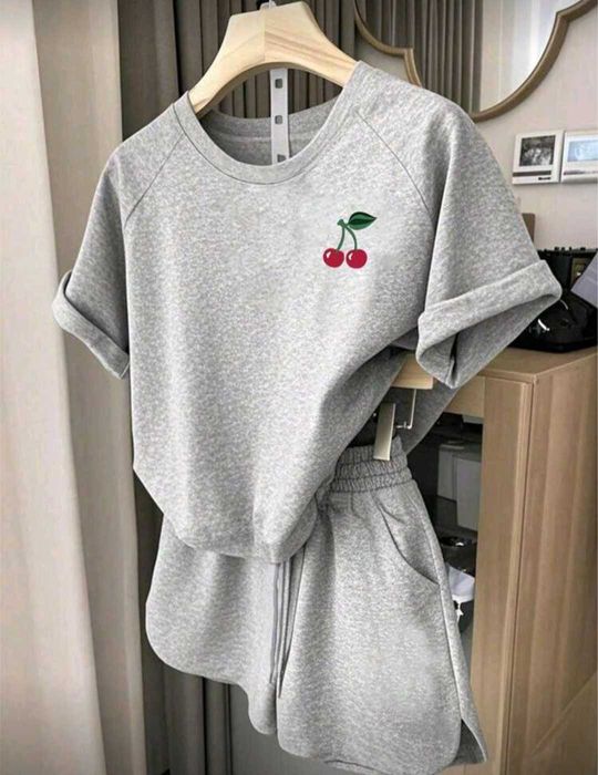 Дамски комплекти от 2 части