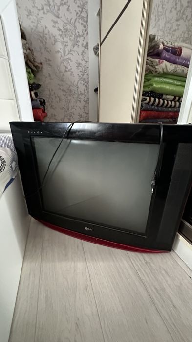 Телевизор LG Сатылады!
