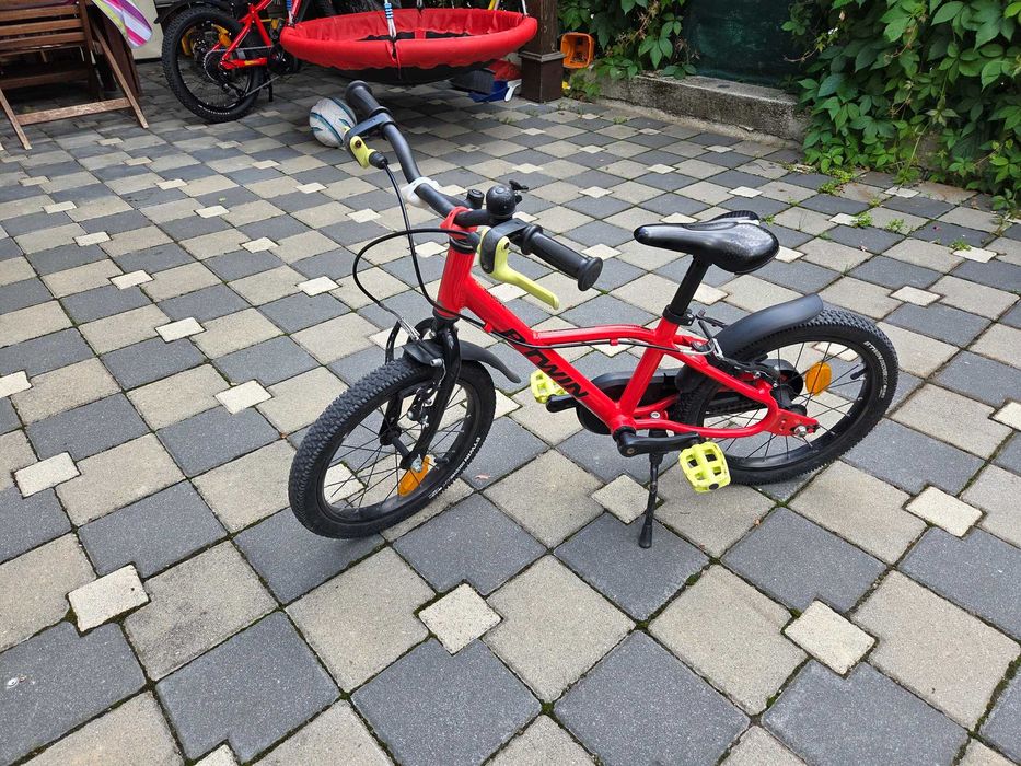 Bicicleta B'twin 16 inch 4-6 ani 900 - roșie