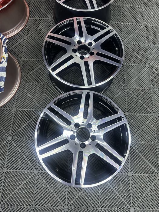 Jante Mercedes R18 AMG in doua latimi w212 impecabile