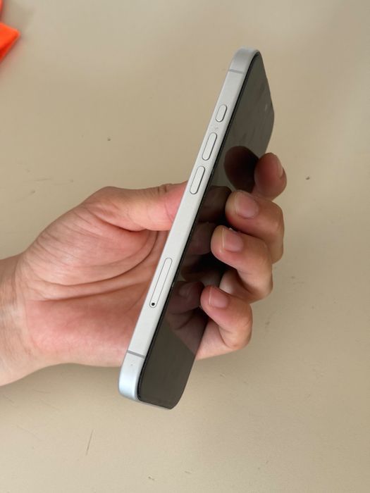 iPhone16