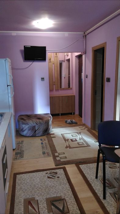 Închiriez Apartament cu o Camera