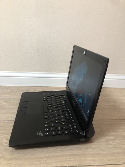 Ноутбук Asus Rog Core i7 SSD 256ГБ