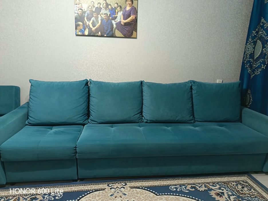 Продам красивый , стильный диван. 3 метра