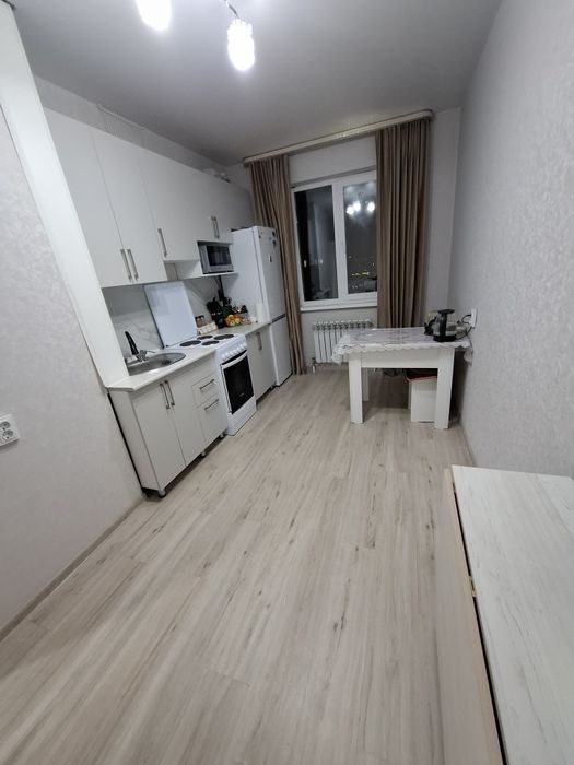 Продам 1,5ку за Драм.театром