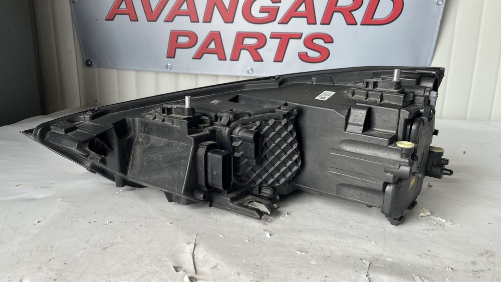 Десен и ляв фар Audi A1 (2016-2018)