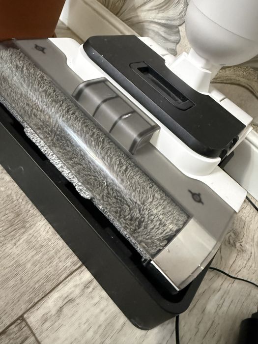 Моющий пылесос вертикальный продам