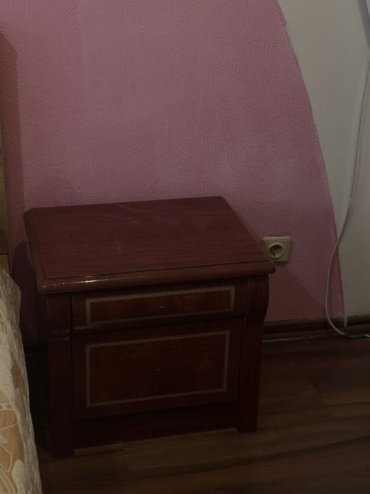 Мебель из натурального дерева Б/У
