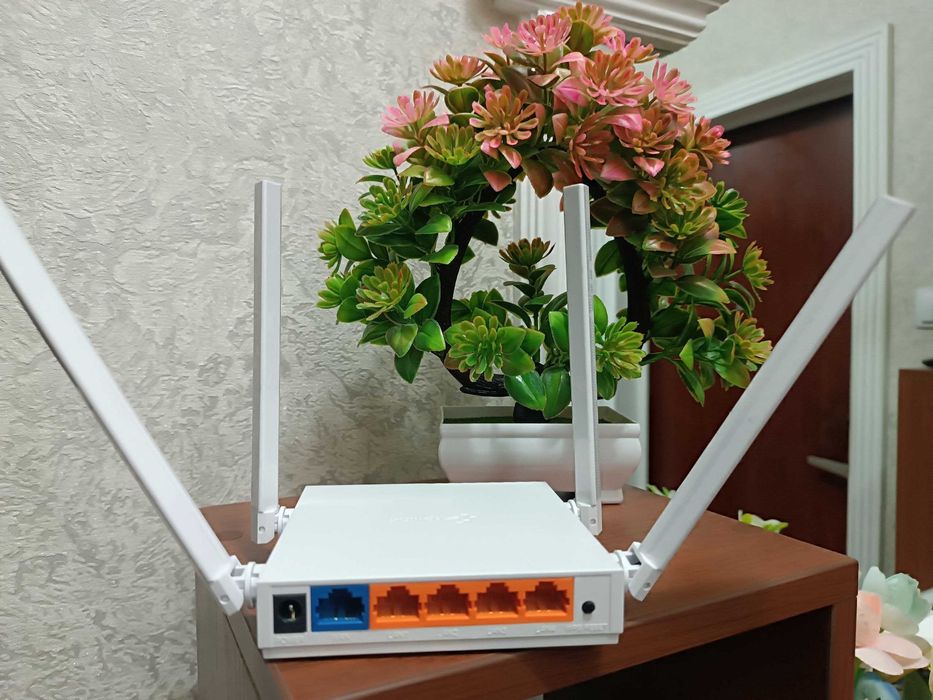 Продам не дорого Роутер tp-link C24               .
