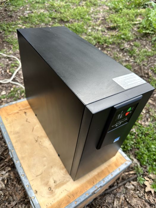 UPS EATON 3000 VA / 2100W - топ състояние