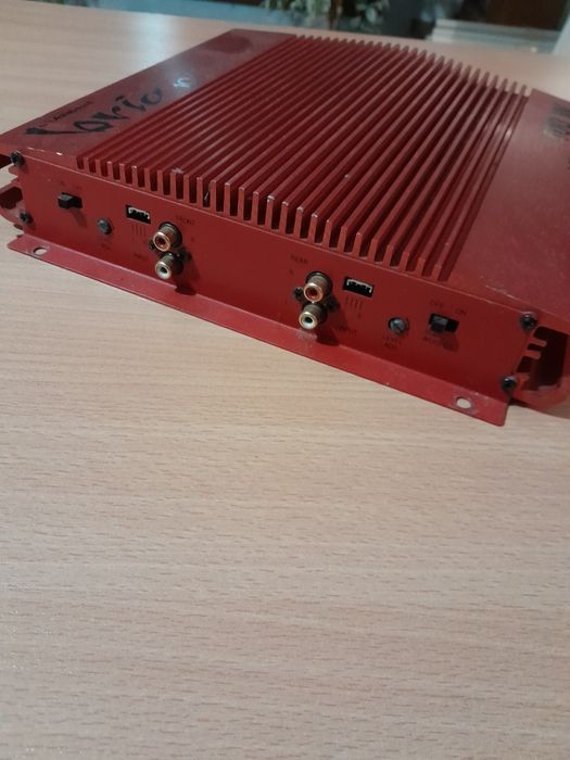 Усилвател за колаAutosaund Brio 104 4×400w.