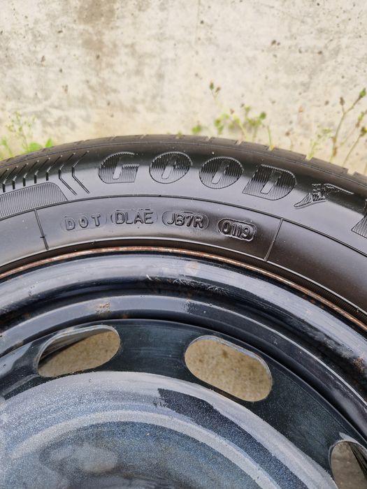 4 Гуми Goodyear Effigrip 195/65/15 + Железни джанти 5х100 57.1