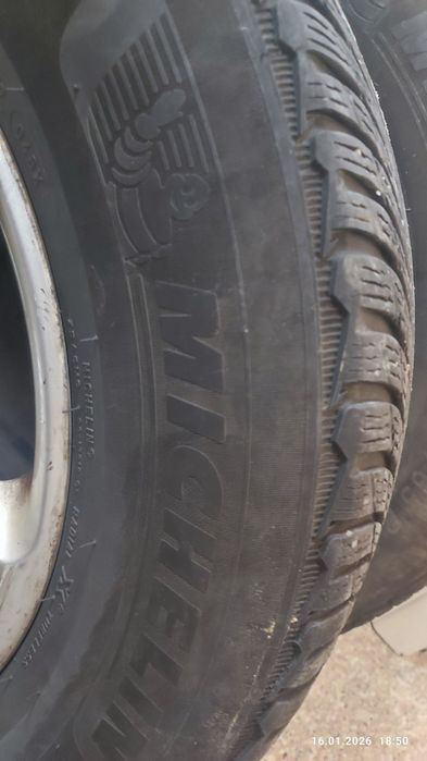 Джанти+зимни гуми 235/65/17 Touareg