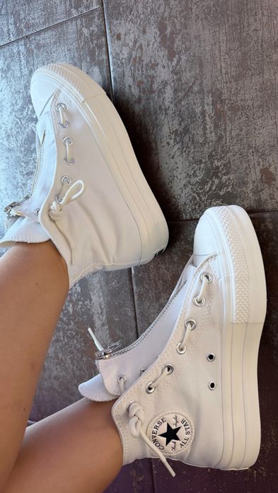 Converse model CTAS LIFT