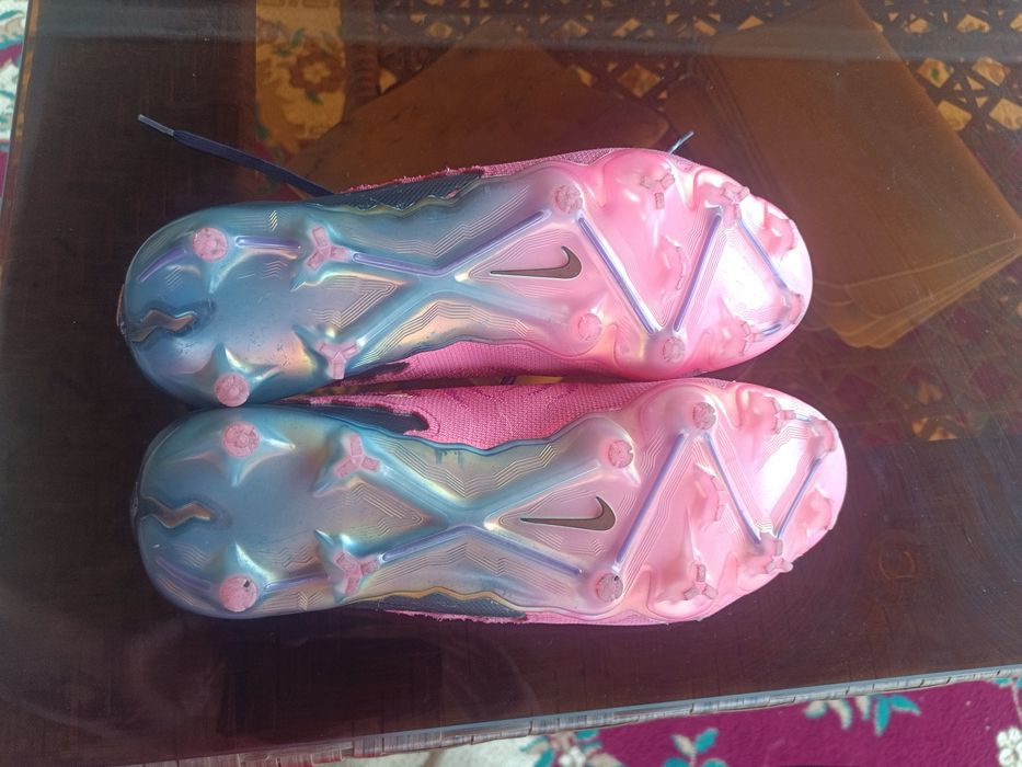Футбольные бутсы Nike phantom