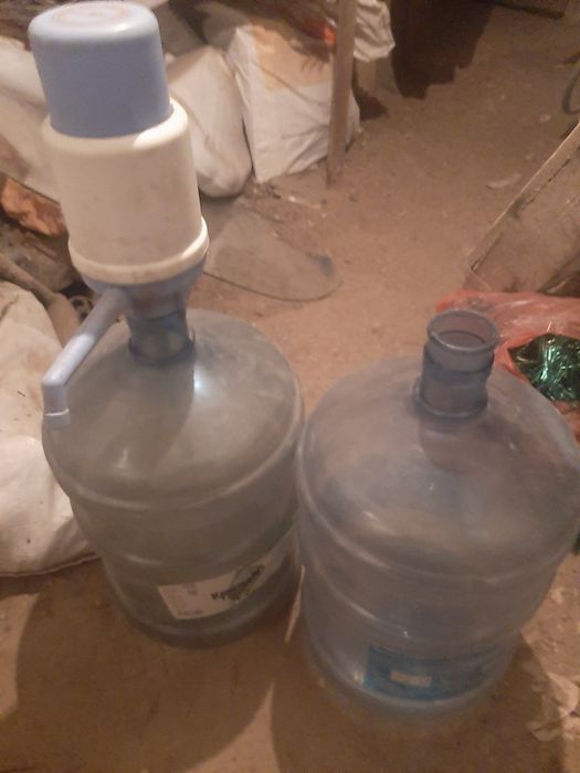 Продам бачок для воды с помпой