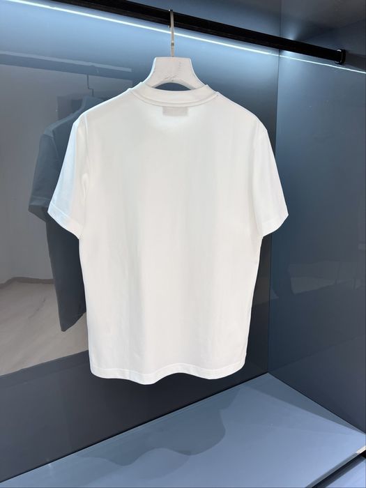 Tricou FENDI – stil Premium, detalii Iconice !