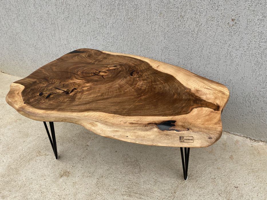 Realizez la comandă mese din lemn masiv și rășină epoxidică- unicat