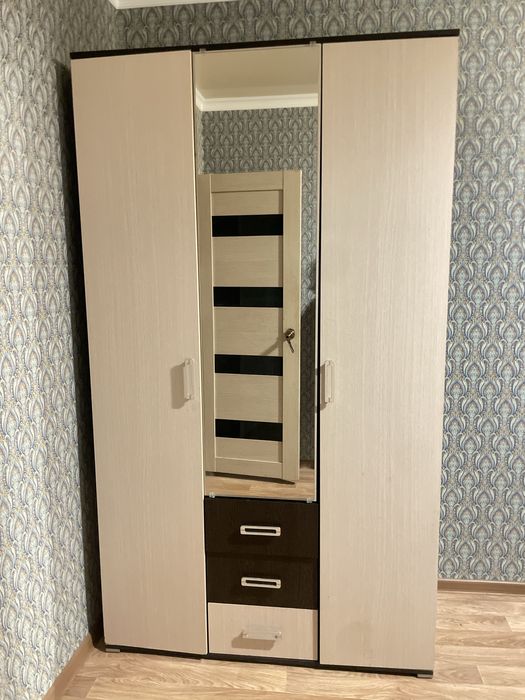 Продам шкаф срочно