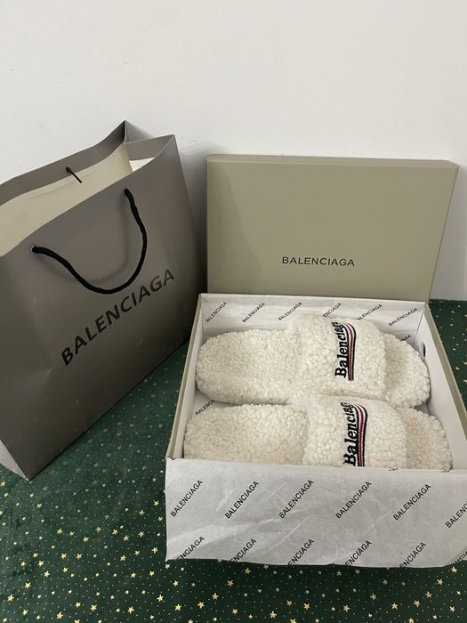 Balenciaga Furry Slide White Papuci Premium Quality