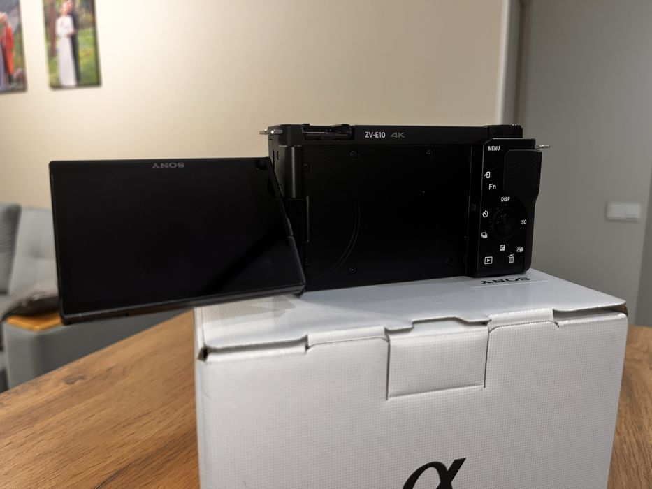 Sony ZV-E10 с объективом Sigma 16mm