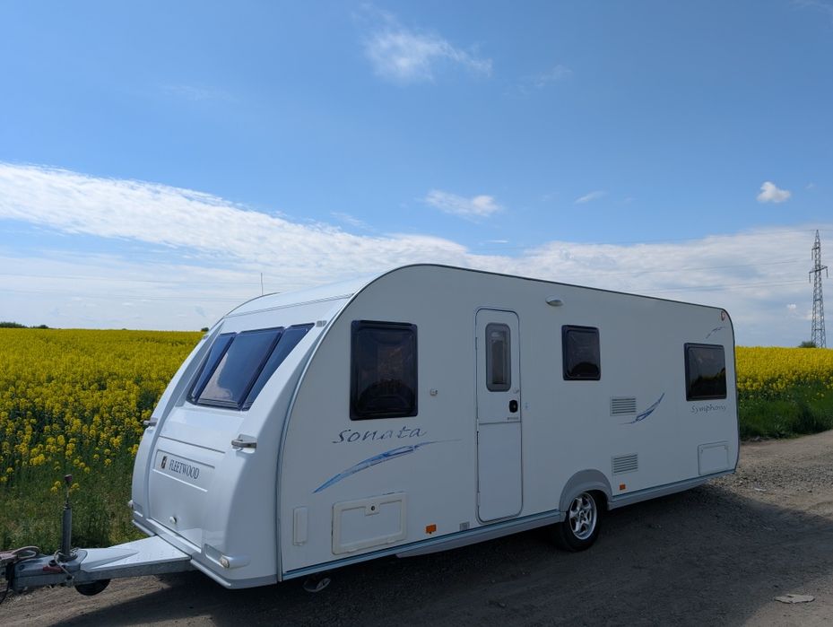 Rulotă 6 locuri Adria 612 UP / Fleetwood  INMATRICULATA RO cu pat matrimonial si cort, TV+Dvd, apa caldă și căldură pe gaz